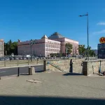 Batorego 220 - 450M Stacja Metra Pola Mokotowskie, 800M Biblioteka Narodowa - 20M Piekny Park Pola Mokotowskie - 800M Do Sgh - Wifi - Smart Tv - Good Apartments